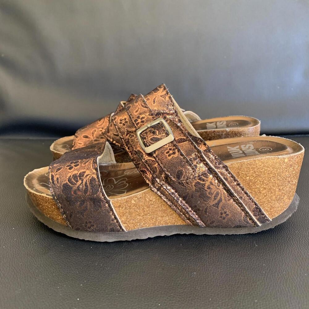 Muk Luks | Emery Wedge Platform Sandals Womens 8 Metallic Slip On